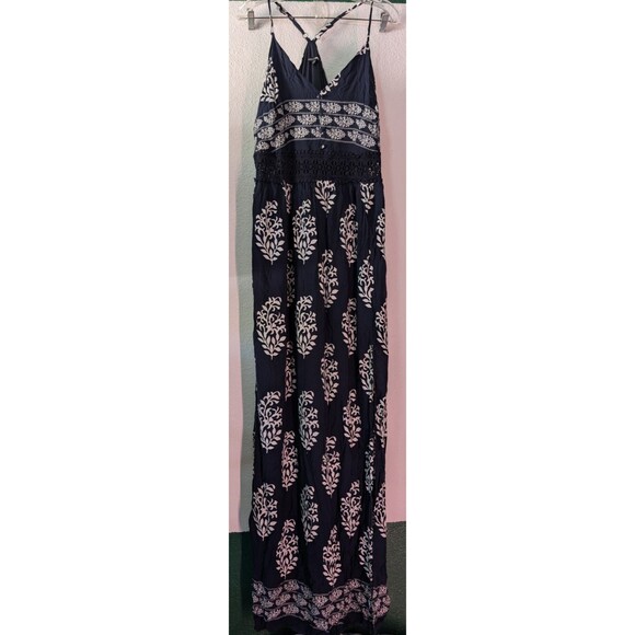 Fashion Nova Maxi Cutout Dress Size 1x Blue White Floral Flowy Front Slit (960D) - Picture 1 of 3